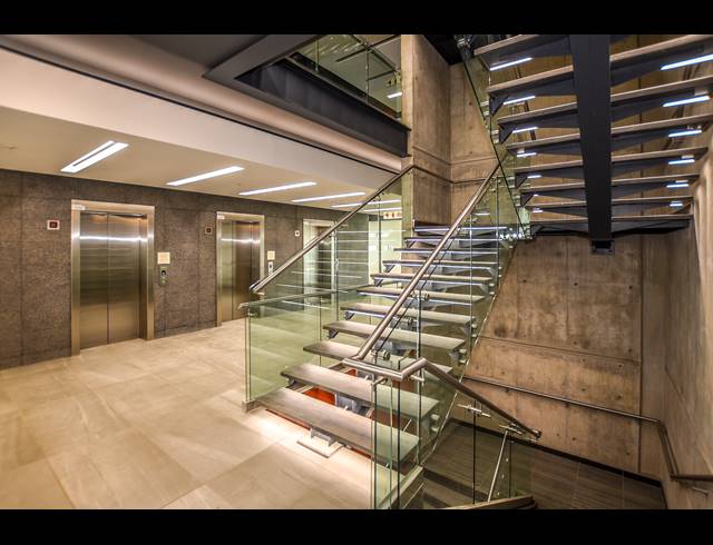 581M² OFFICE TO LET IN VORNA VALLEY